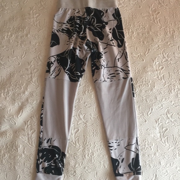 Adidas athletic pants… - Picture 5 of 9